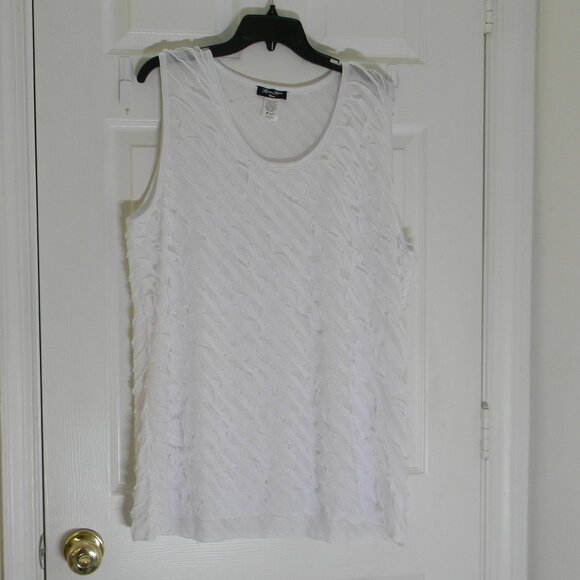 Brittany Black Woman White Tank Size 2X Flattering Ruffles Layering NWOT - Picture 1 of 4